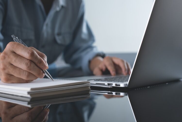 The online training platform features a large number of modules. Image: tippapatt/stock.adobe.com.